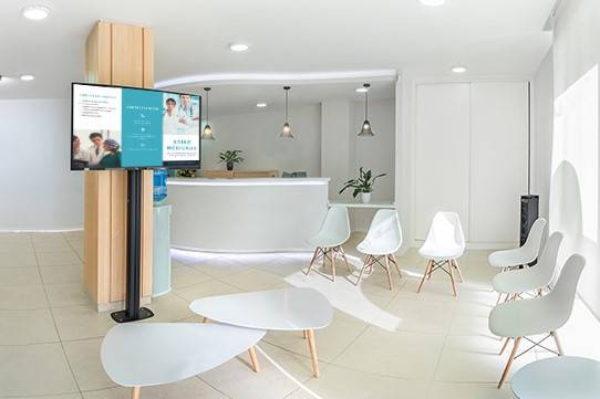 Orienter_les_patients_et_les_visiteurs_avec_une_communication_numerique1 Orienter_les_patients_et_les_visiteurs_avec_une_communication_numerique1